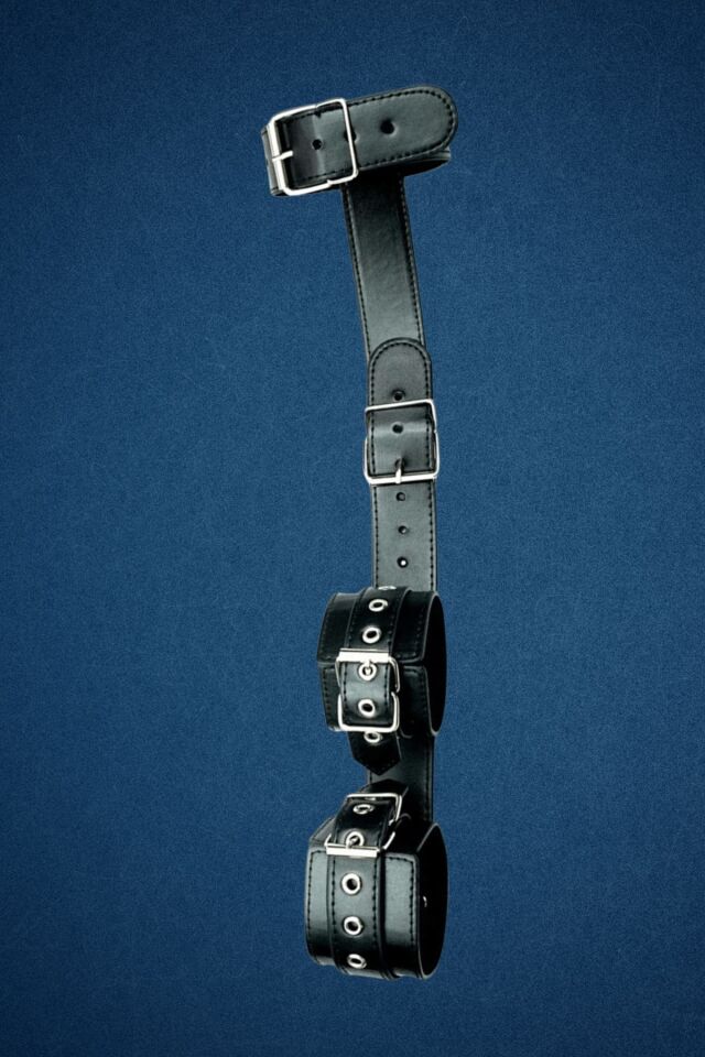 Boyundan Tasmalı, Sırttan İki El Kelepçeli Fantezi Harness Deri