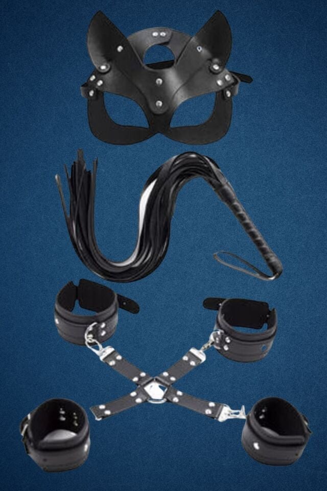 Çapraz Kelepçe Maske Ve Kırbaç Harnes Fantazi    Aksesuar Set